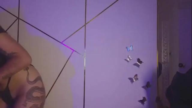 Image 3 of hollyxx_ Stream on Chaturbate on 2 months ago