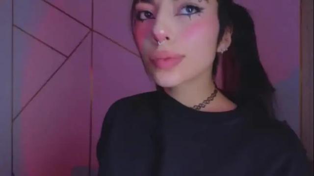 Image 7 of hollyxx_ Stream on Chaturbate on 2 months ago