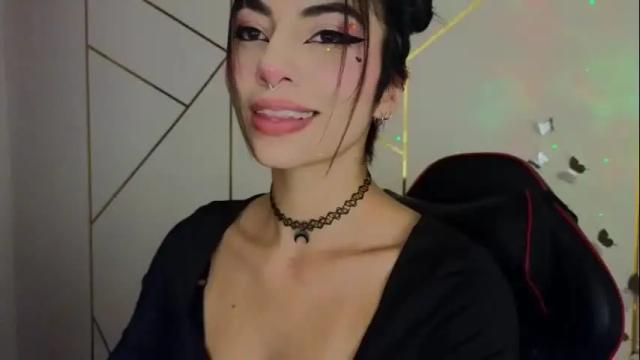 Image 2 of hollyxx_ Stream on Chaturbate on 2 months ago