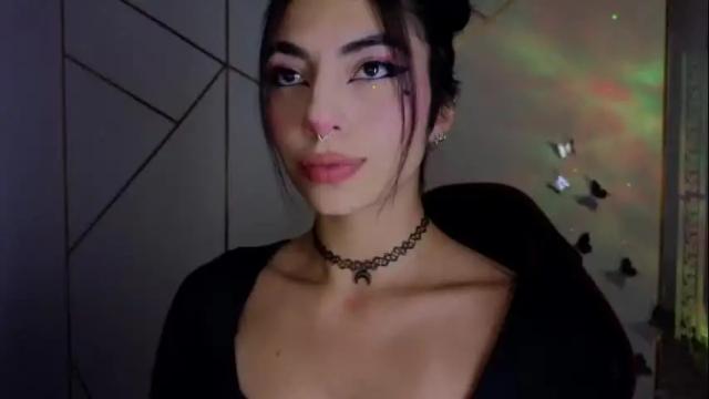 Image 3 of hollyxx_ Stream on Chaturbate on 2 months ago