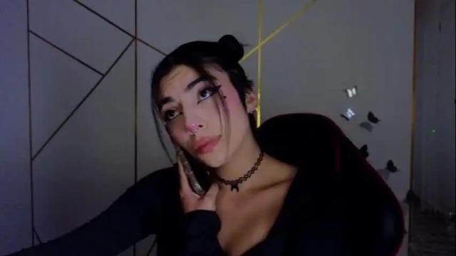 Image 4 of hollyxx_ Stream on Chaturbate on 2 months ago