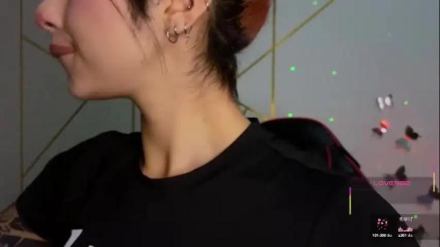 Image 4 of hollyxx_ Stream on Chaturbate on 1 month ago