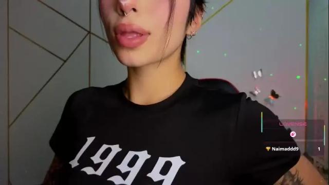 Image 7 of hollyxx_ Stream on Chaturbate on 1 month ago