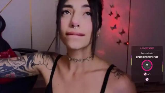 Image 10 of hollyxx_ Stream on Chaturbate on 1 day ago