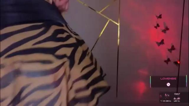 Image 11 of hollyxx_ Stream on Chaturbate on 1 day ago