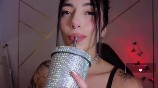 Image 12 of hollyxx_ Stream on Chaturbate on 1 day ago