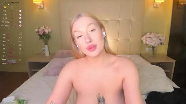 Image 2 of hollyylee Stream on Chaturbate on 1 month ago