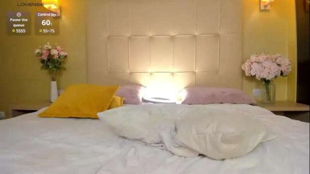 Image 12 of hollyylee Stream on Chaturbate on 1 month ago