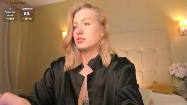 Image 8 of hollyylee Stream on Chaturbate on 1 month ago