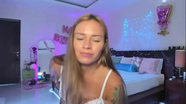 Image 6 of holy_khloe Stream on Chaturbate on 10 days ago