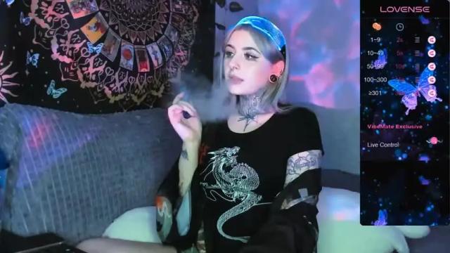 Image 7 of holy_melanie Stream on Chaturbate on 17 months ago