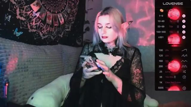 Image 8 of holy_melanie Stream on Chaturbate on 16 months ago