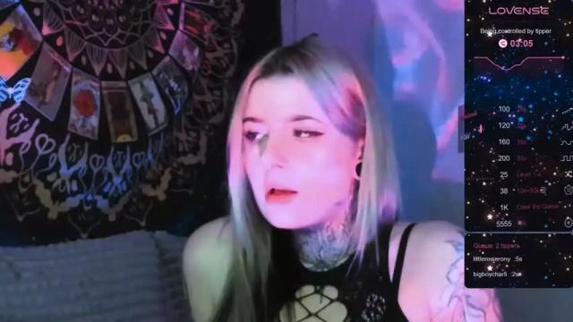 Image 3 of holy_melanie Stream on Chaturbate on 16 months ago