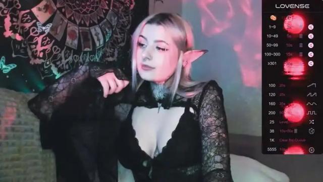 Image 4 of holy_melanie Stream on Chaturbate on 16 months ago