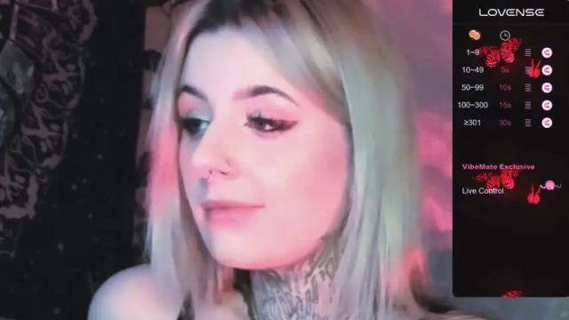 Image 8 of holy_melanie Stream on Chaturbate on 16 months ago