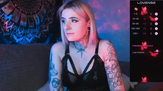 Image 7 of holy_melanie Stream on Chaturbate on 13 months ago