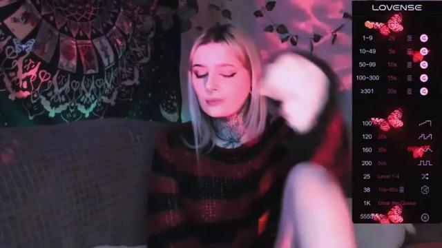 Image 12 of holy_melanie Stream on Chaturbate on 13 months ago