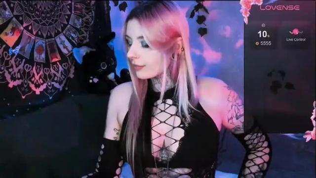 Image 2 of holy_melanie Stream on Chaturbate on 1 month ago