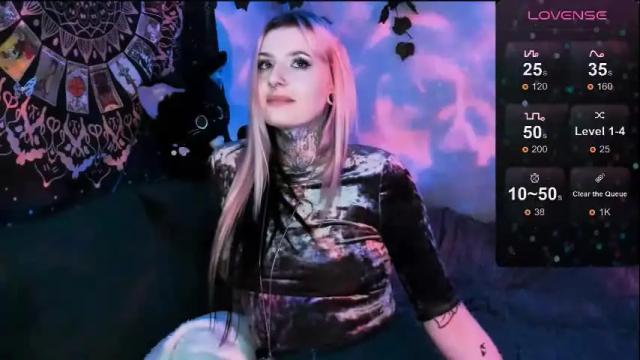 Image 2 of holy_melanie Stream on Chaturbate on 27 days ago
