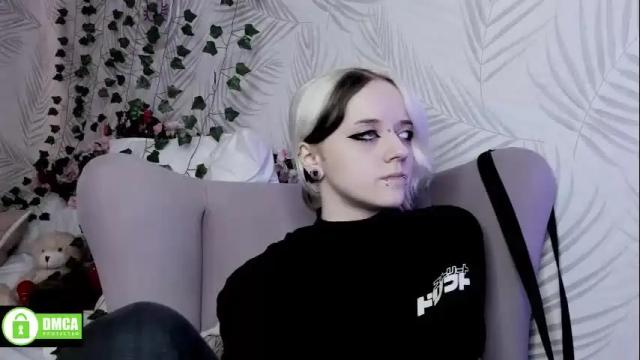 Image 12 of holy_silvia Stream on Chaturbate on 1 month ago