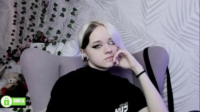 Image 7 of holy_silvia Stream on Chaturbate on 1 month ago