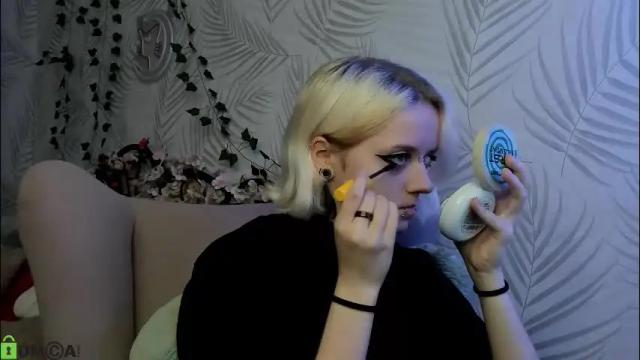 Image 3 of holy_silvia Stream on Chaturbate on 5 months ago