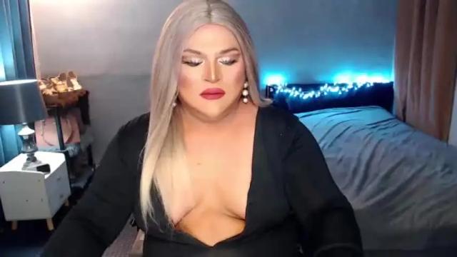 Image 11 of holydeepmistress Stream on Chaturbate on 22 months ago