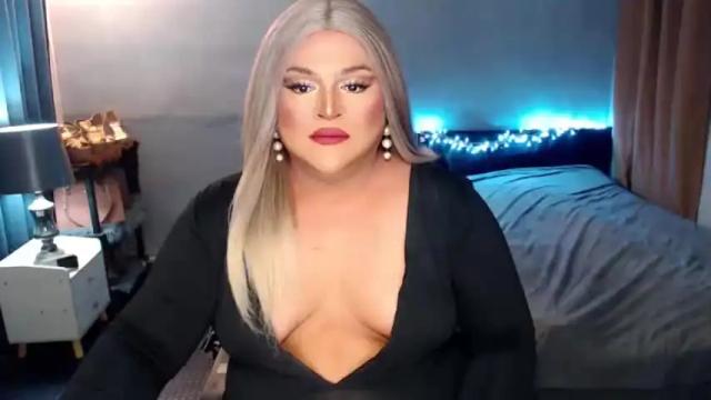 Image 12 of holydeepmistress Stream on Chaturbate on 22 months ago