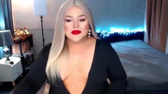 Image 3 of holydeepmistress Stream on Chaturbate on 21 months ago