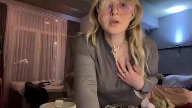 Image 3 of holydori Stream on Chaturbate on 1 month ago