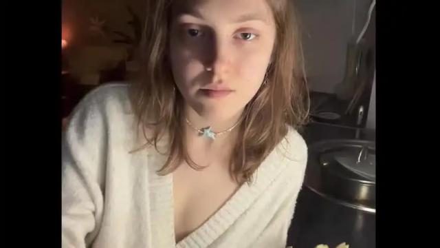 Image 2 of holydori Stream on Chaturbate on 5 days ago