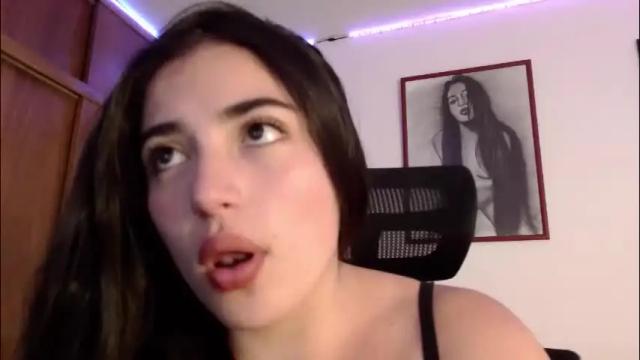 Image 7 of honey_aynur Stream on Chaturbate on 1 month ago