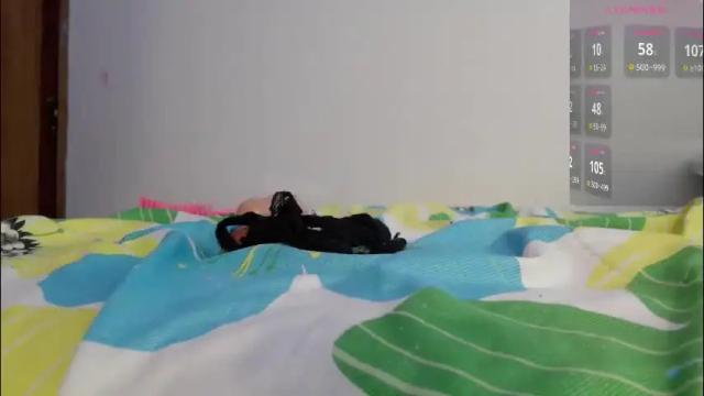 Image 3 of honey_aynur Stream on Chaturbate on 29 days ago