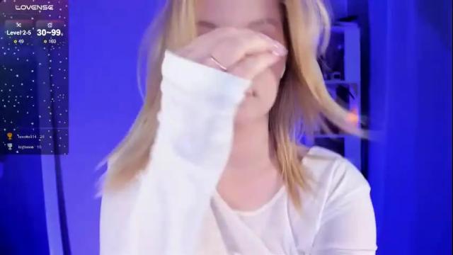 Image 6 of honey_blondee Stream on Chaturbate on 2 months ago