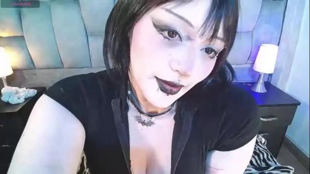 Image 2 of honey_dark Stream on Chaturbate on 9 days ago