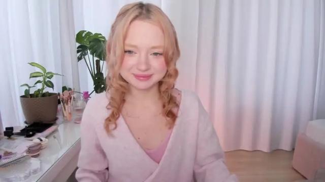 Image 3 of honey_devildoll Stream on Chaturbate on 23 months ago