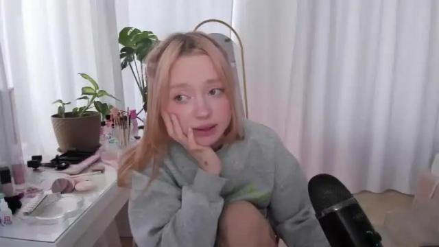 Image 11 of honey_devildoll Stream on Chaturbate on 17 months ago