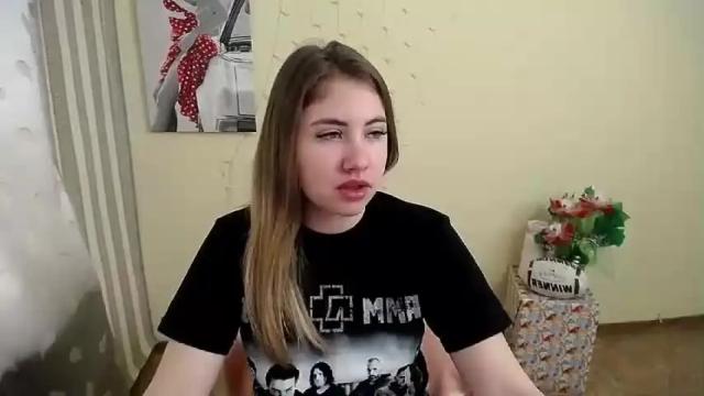 Image 4 of honey_lily_ Stream on Chaturbate on 15 months ago