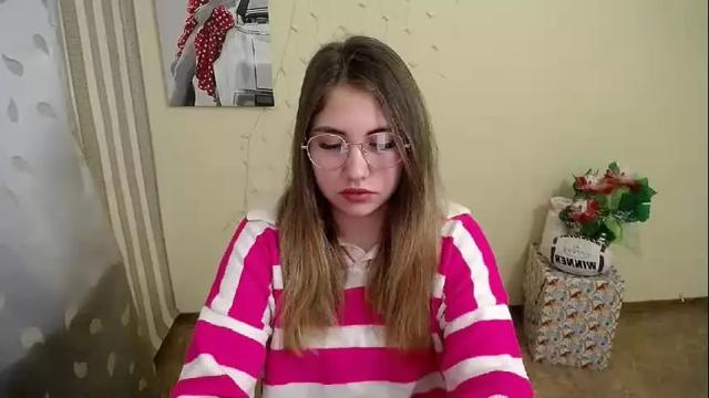 Image 12 of honey_lily_ Stream on Chaturbate on 15 months ago