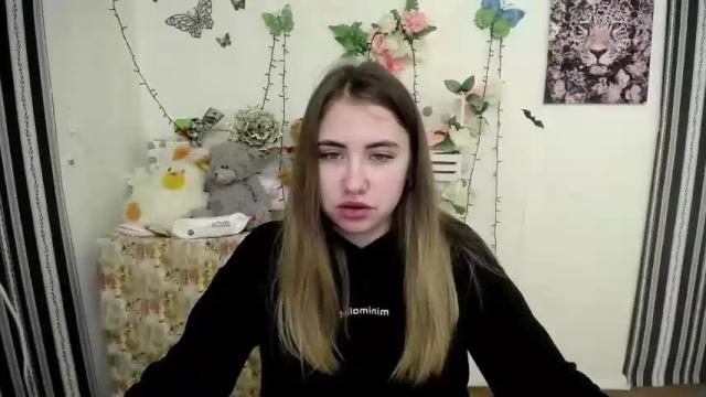 Image 4 of honey_lily_ Stream on Chaturbate on 15 months ago
