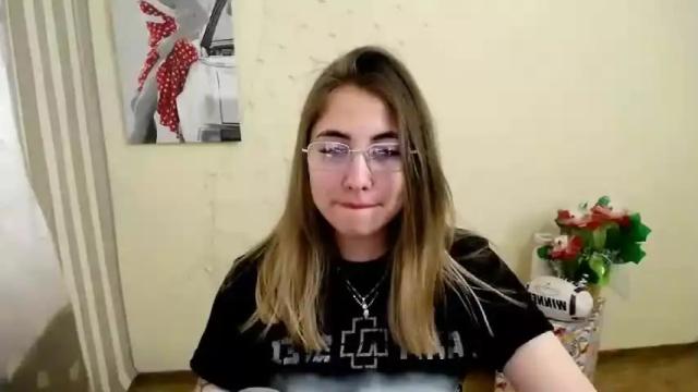 Image 11 of honey_lily_ Stream on Chaturbate on 14 months ago