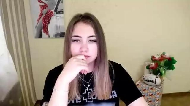 Image 2 of honey_lily_ Stream on Chaturbate on 14 months ago