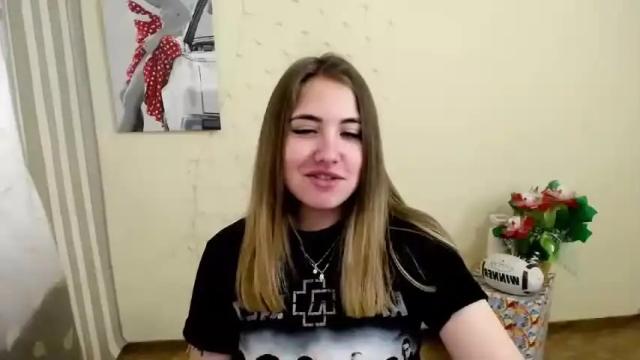 Image 8 of honey_lily_ Stream on Chaturbate on 14 months ago