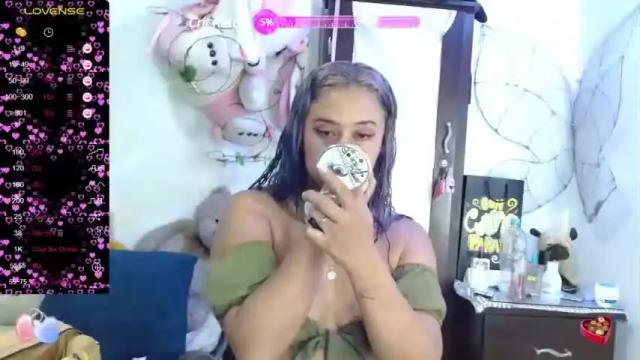 Image 3 of honey_victoria Stream on Chaturbate on 18 months ago