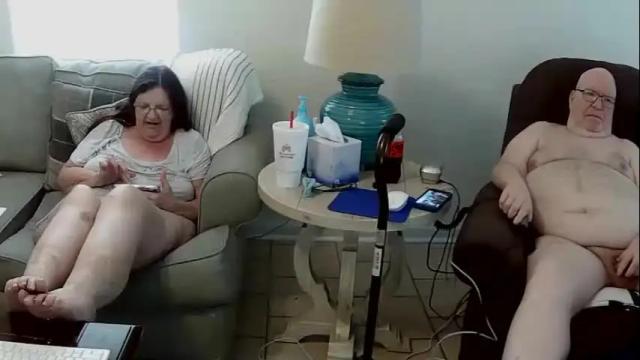 Image 12 of honeyandnudist Stream on Chaturbate on 18 months ago