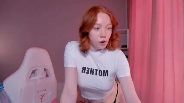 Image 7 of honeyautumn Stream on Chaturbate on 18 days ago