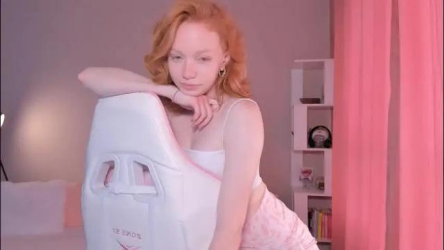 Image 3 of honeyautumn Stream on Chaturbate on 2 months ago
