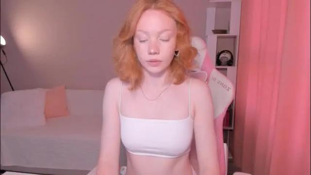 Image 3 of honeyautumn Stream on Chaturbate on 2 months ago