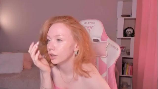 Image 2 of honeyautumn Stream on Chaturbate on 1 month ago
