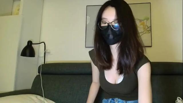 Image 4 of honeybeedog Stream on Chaturbate on 7 months ago